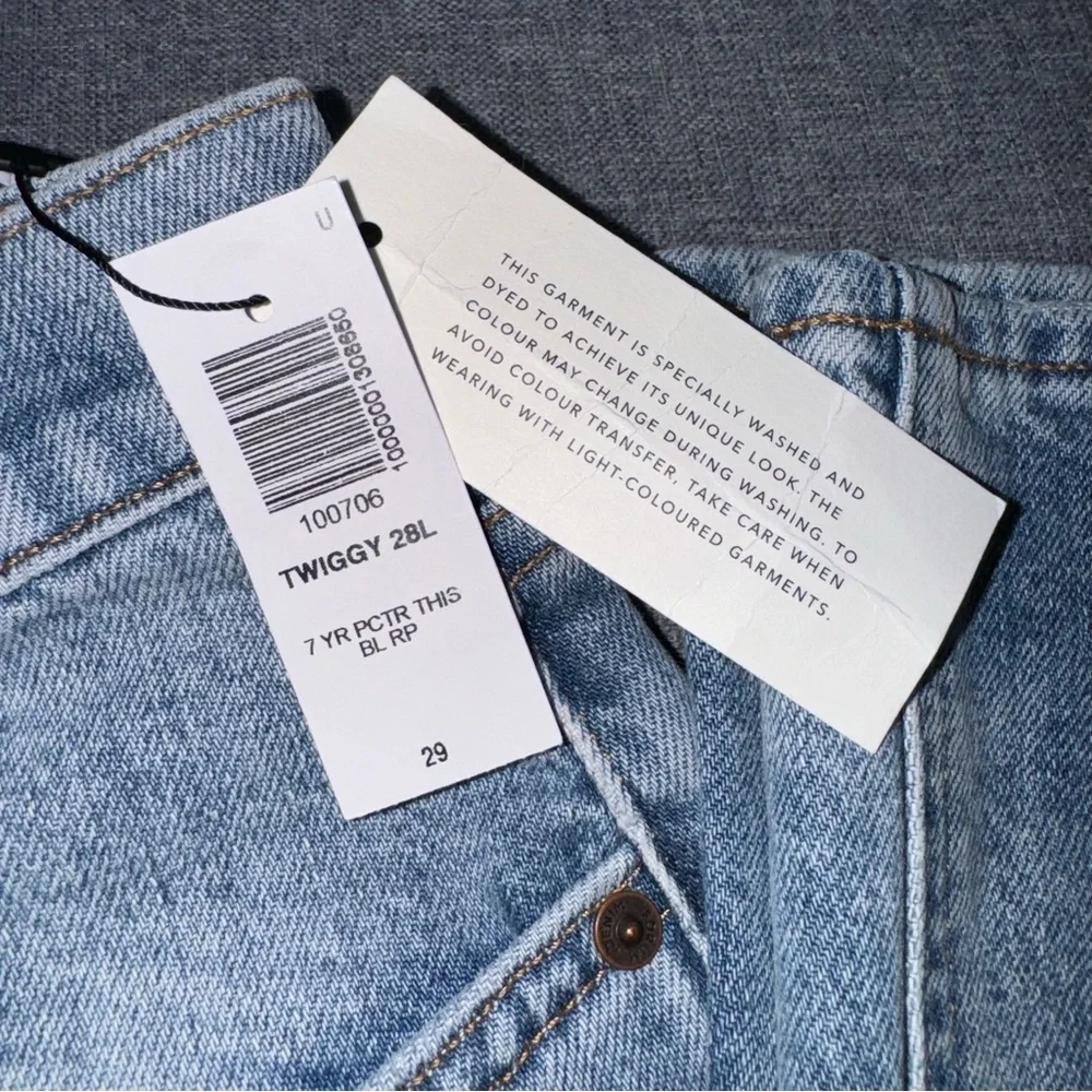 Aritzia Denim Forum NWT The Twiggy High Rise Flare Jeans - Picture 6 of 9